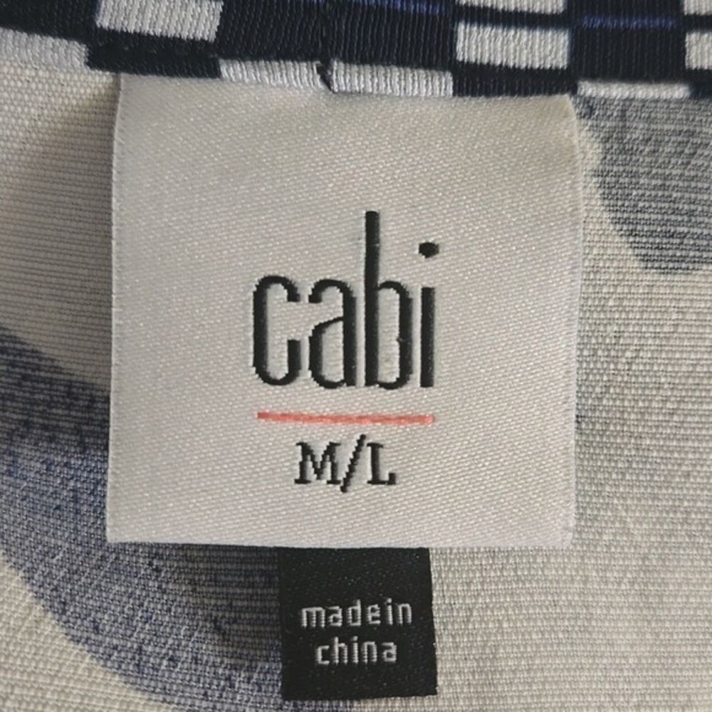 Cabi Floral Blue & White Lightweight Shrug – M/L, Open‎ Front Layer - Picture 6 of 7